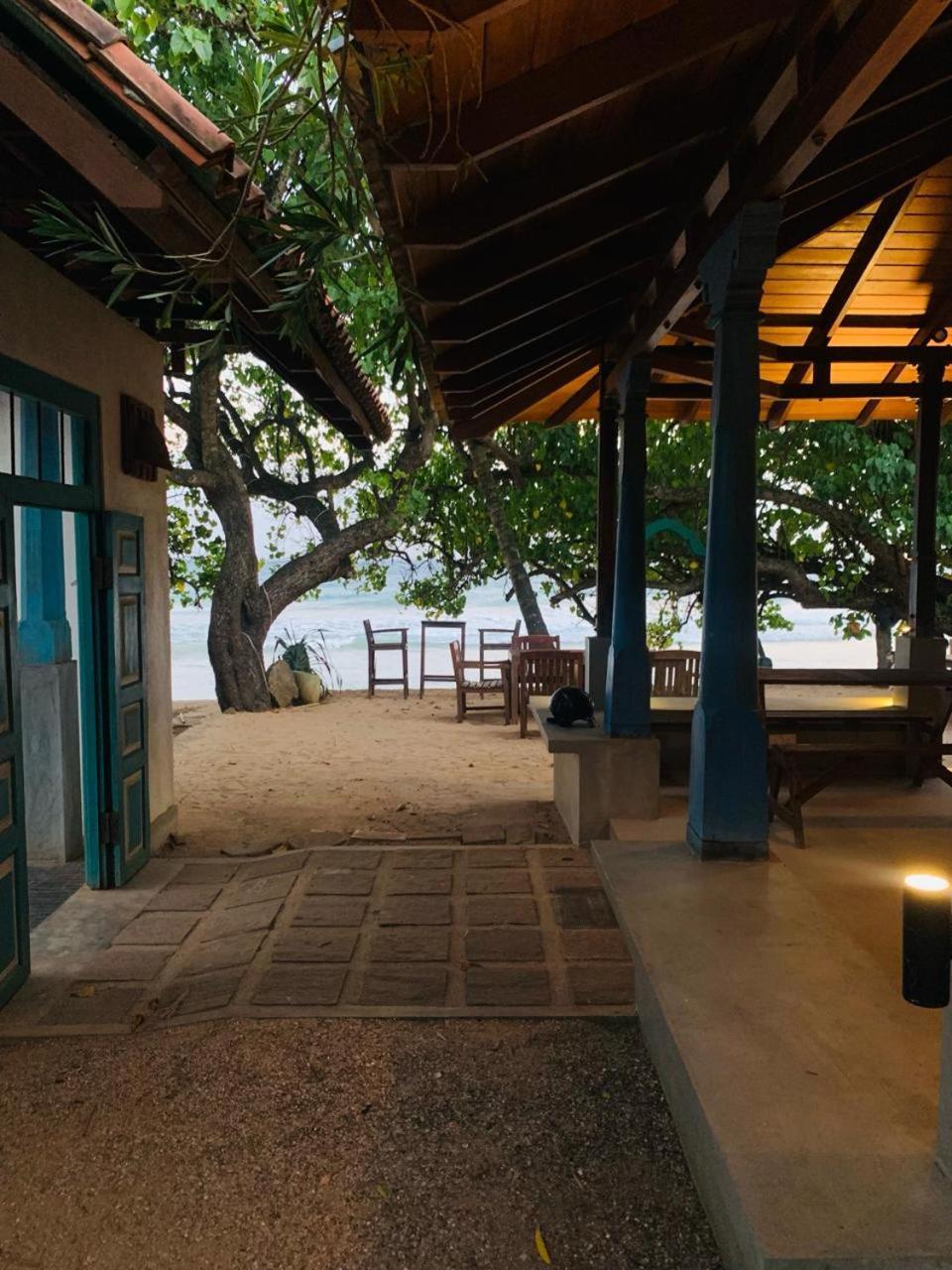 Ocean Gateway Dickwella Hotel Exterior foto